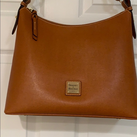 Dooney & Bourke Handbags - Great condition dooney and Bourke purse